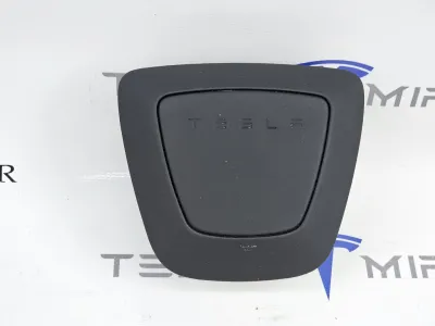 Подушка безопасности водителя Tesla Model Y 2025