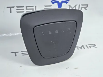 Подушка безопасности водителя Tesla Model Y 2025 — фото 2