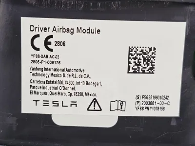 Подушка безопасности водителя Tesla Model Y 2025 — фото 4