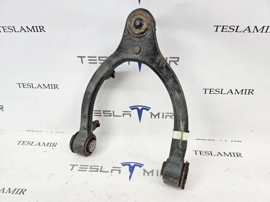 Рычаг верхний передний (подкова) правый Tesla Model 3 2025 — фото 1