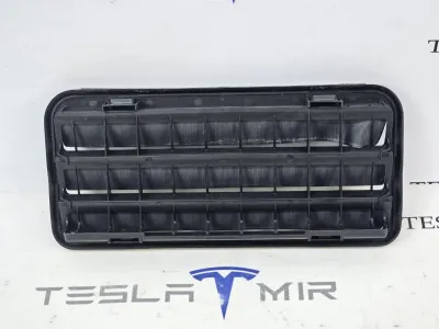 Вентиляционный клапан заднего багажника (жабры) Tesla Model 3 2024