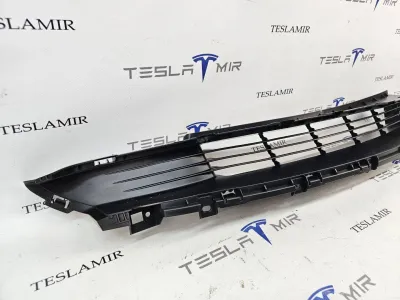 Решетка гриль декоративная основного радиатора (передний бампер) Tesla Model 3 2024 — фото 2