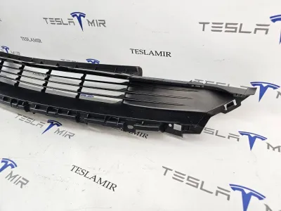 Решетка гриль декоративная основного радиатора (передний бампер) Tesla Model 3 2024 — фото 3