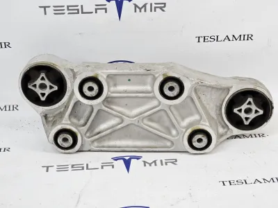 Кронштейн двигателя передний Tesla Model S 2016 — фото 4