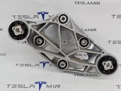 Кронштейн двигателя передний Tesla Model S 2022 — фото 4