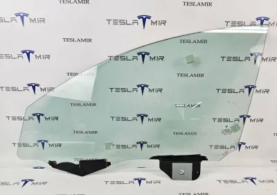 Стекло двери передней левой Tesla Model Y 2021