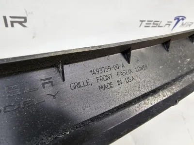 Решетка гриль декоративная основного радиатора (передний бампер) Tesla Model Y 2024 — фото 3