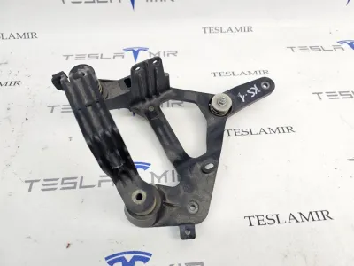 Кронштейн насоса пневмоподвески Tesla Model S 2018