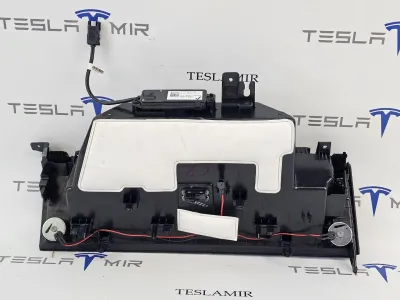 Бардачок Tesla Model Y 2025 — фото 4