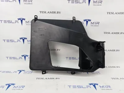 Воздуховод (дефлектор) радиатора (лопух) правый Tesla Model S 2019