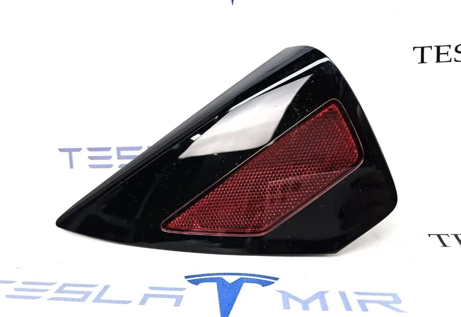 Отражатель левый Tesla Model 3 2020 — фото 1