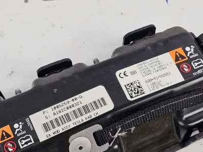 Подушка безопасности коленная водителя Tesla Model S 2018 — фото 3