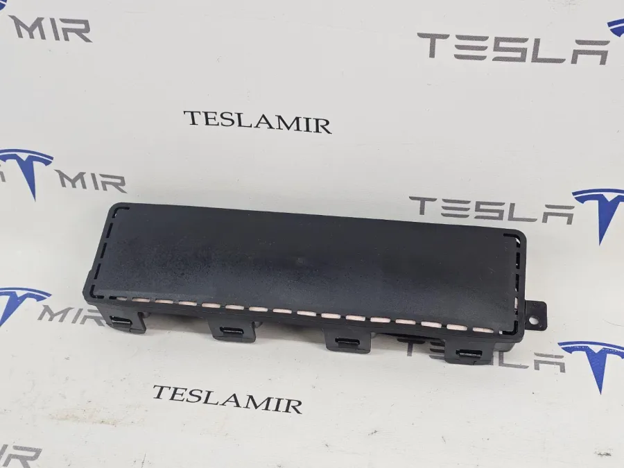 Подушка безопасности коленная пассажира Tesla Model S 2018 — фото 1
