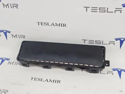 Подушка безопасности коленная пассажира Tesla Model S 2018