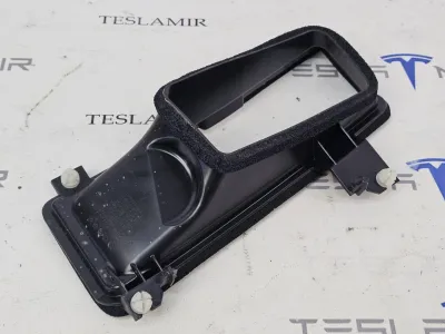 Воздухозаборник Tesla Model 3 2025