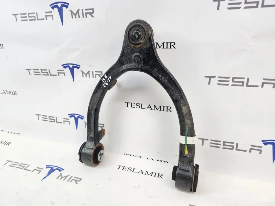 Рычаг верхний передний (подкова) правый Tesla Model Y 2025 — фото 1