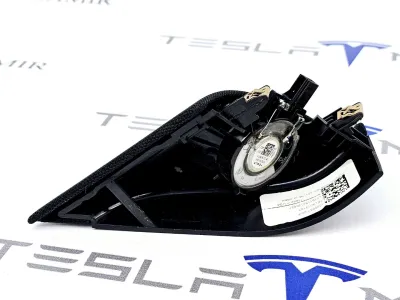 Сетка на динамик двери передней левой Tesla Model 3 2019 — фото 2