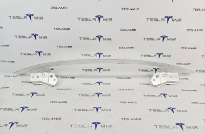 Усилитель переднего бампера нижний Tesla Model 3 2020
