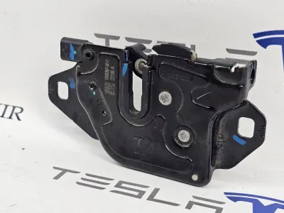 Замок капота Tesla Model S 2022