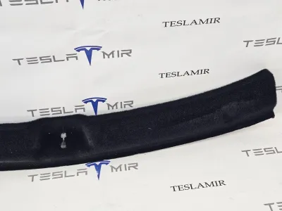 Отделка багажника (пластик) под замок Tesla Model Y 2025 — фото 3
