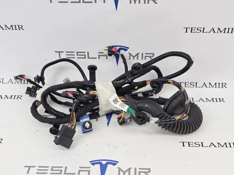 Электропроводка двери передняя левая Tesla Model 3 2024 — фото 1