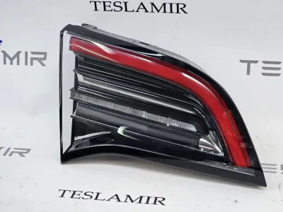 Фонарь крышки багажника левый Tesla Model Y 2024