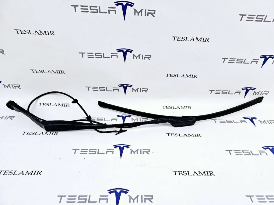 Щеткодержатель (поводок стеклоочистителя, дворник) левый Tesla Model 3 2019 — фото 1