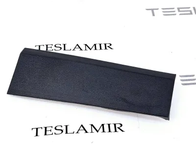 Пластик салона Tesla Model 3 2019