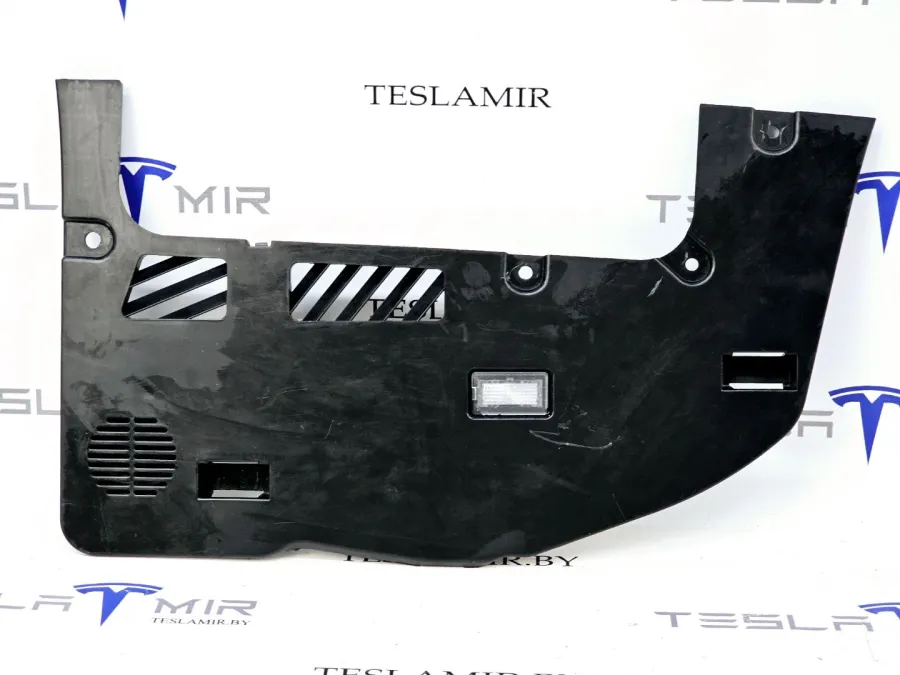 Пластик салона Tesla Model 3 2019 — фото 1