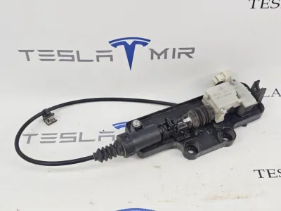 Электропривод (активатор, актуатор) замка капота левый Tesla Model S 2018