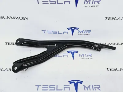 Распорка стоек Tesla Model S 2022 — фото 2