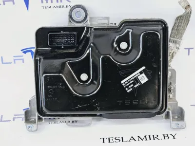 Блок управления BCM (бортовой сети) (Body Control Module) Боди Tesla Model Y 2021