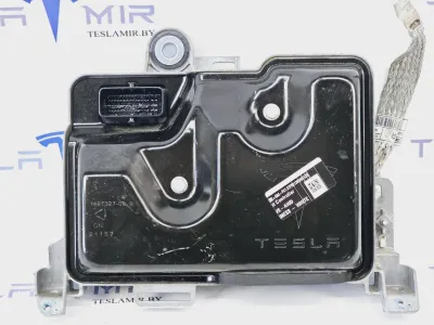 Блок управления BCM (бортовой сети) (Body Control Module) Боди Tesla Model Y 2021 — фото 2