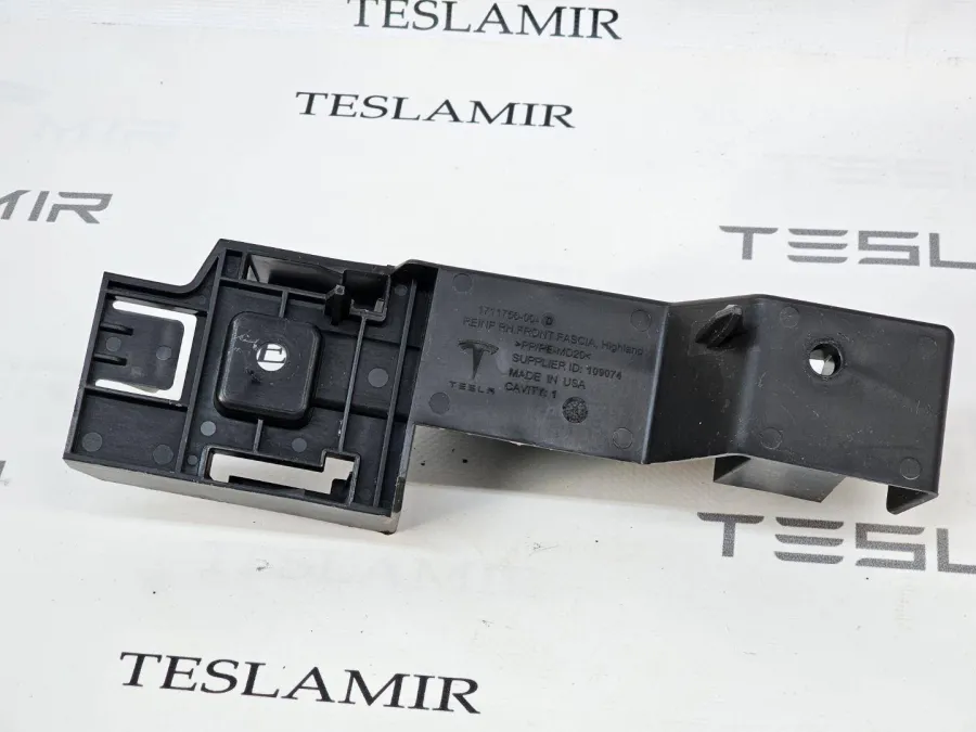 Кронштейн передней панели (телевизора) Tesla Model 3 2025 — фото 1