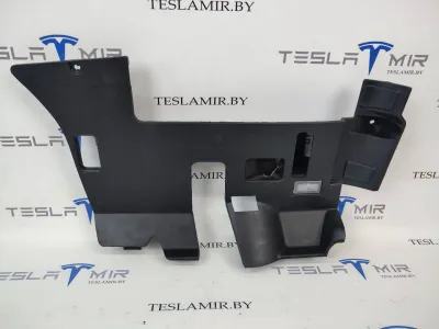 Пластик салона Tesla Model S 2017