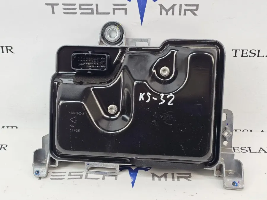 Блок управления BCM (бортовой сети) (Body Control Module) Боди Tesla Model Y 2025 — фото 1