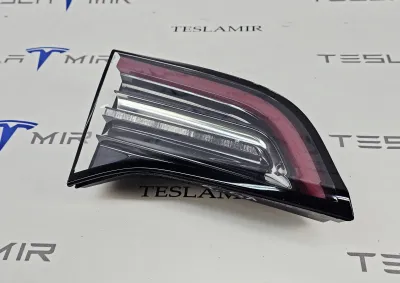 Фонарь крышки багажника левый Tesla Model Y 2020