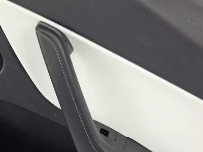 Обшивка двери задней правой Tesla Model Y 2020 — фото 2