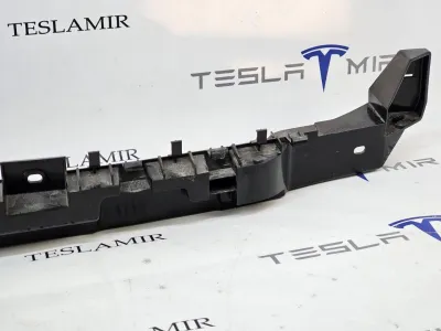 Кронштейн крепления бампера (центральный) задний Tesla Model Y 2020 — фото 3