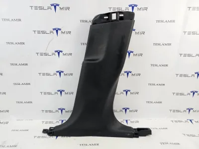 Накладка стойки B внутренняя правая нижняя Tesla Model Y 2020