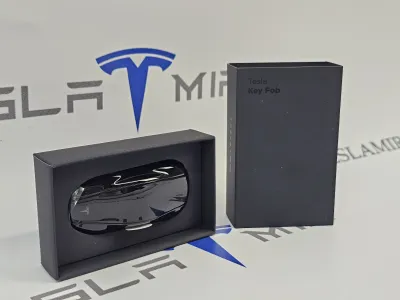 Ключ открытия автомобиля (машинка) Tesla Model S 2022 — фото 3