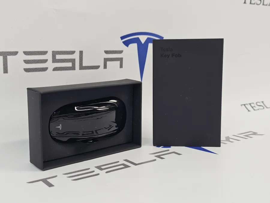 Ключ открытия автомобиля (машинка) Tesla Model X 2023 — фото 1