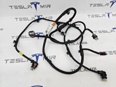 Электропроводка бампера заднего Tesla Model Y 2020