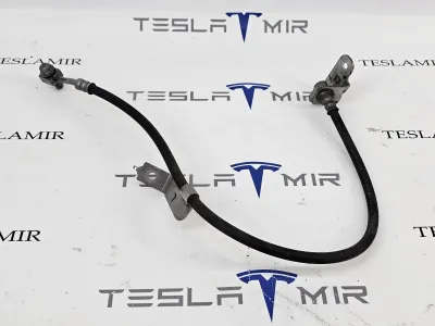 Шланг тормозной передний левый Tesla Model Y 2020
