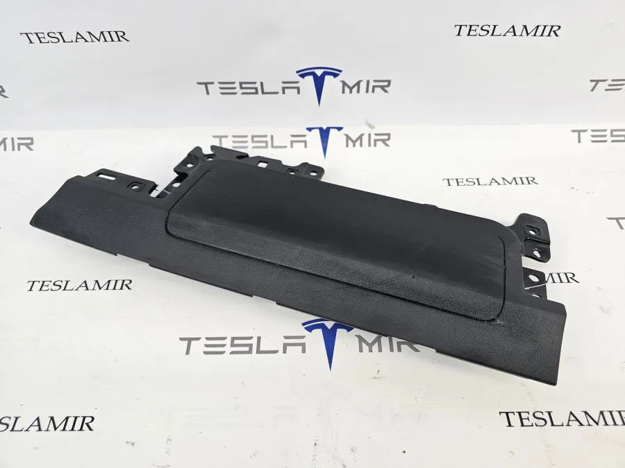 Подушка безопасности коленная пассажира Tesla Model Y 2020 — фото 1