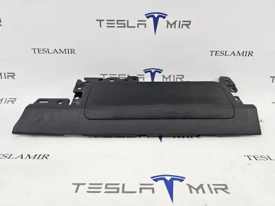 Подушка безопасности коленная пассажира Tesla Model Y 2020 — фото 2