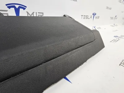 Подушка безопасности коленная пассажира Tesla Model Y 2020 — фото 3
