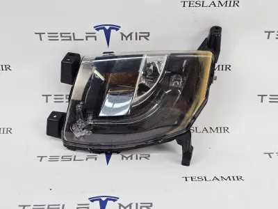Фара противотуманная (ПТФ) правая Tesla Model S 2018