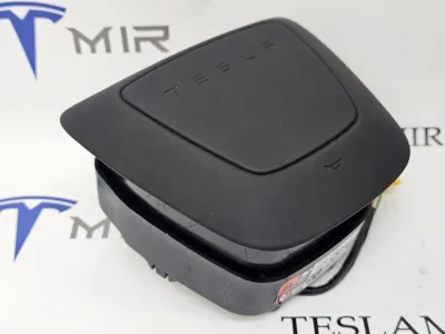 Подушка безопасности водителя Tesla Model 3 2024 — фото 3