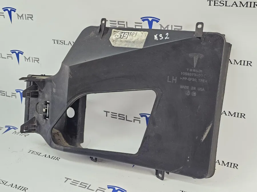 Воздуховод (дефлектор) радиатора (лопух) левый Tesla Model S 2018 — фото 1